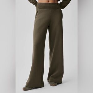 Alo yoga Serenity Wide Leg Sweatpant NWT sz XS